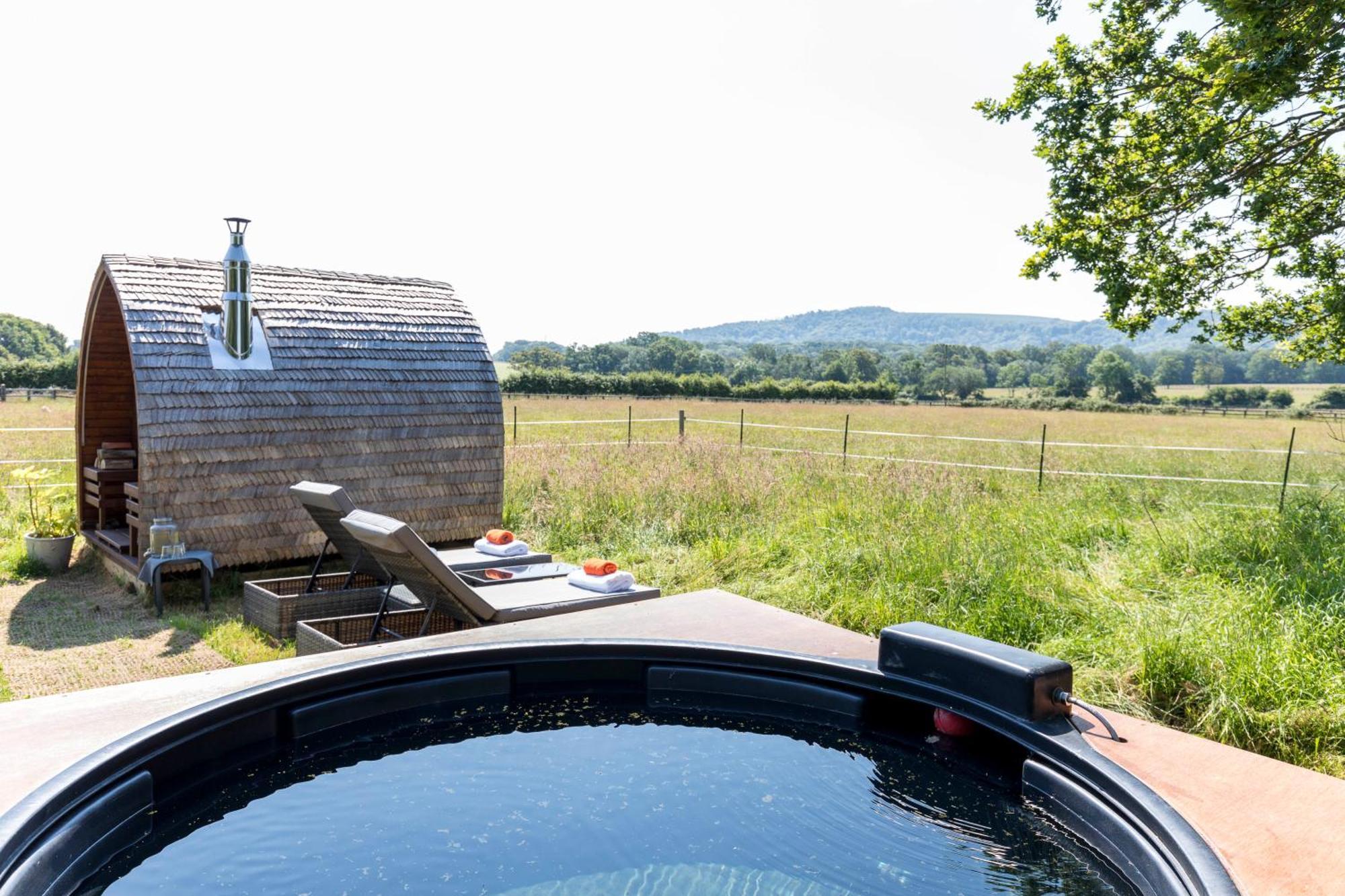 Beautiful Yurt With Stunning South Downs Views Campo de lujo Graffham